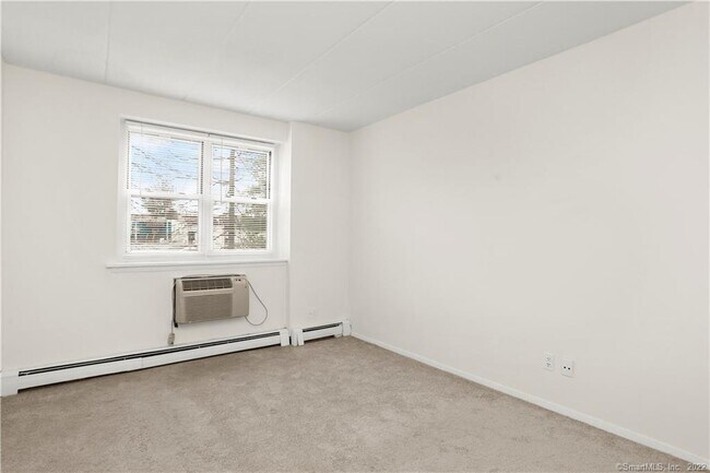 Building Photo - 27 Northill St