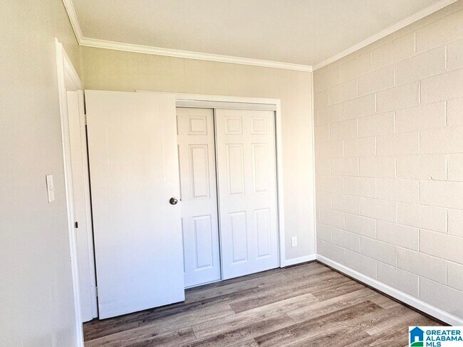 Building Photo - 5624 Avenue Q