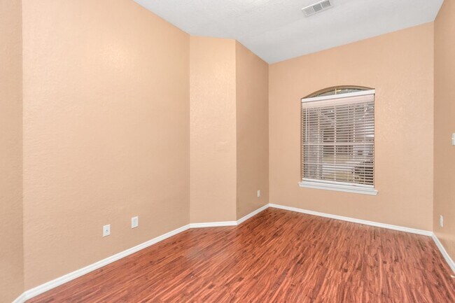 Building Photo - 8506 Chancellorsville Ln
