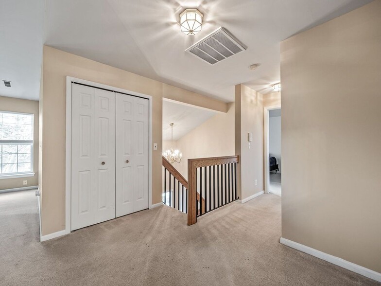 Building Photo - 44975 Marigold Dr