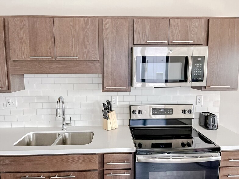 Building Photo - 1400 Walnut St