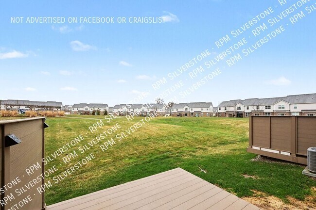 Building Photo - 8727 Pioneer St