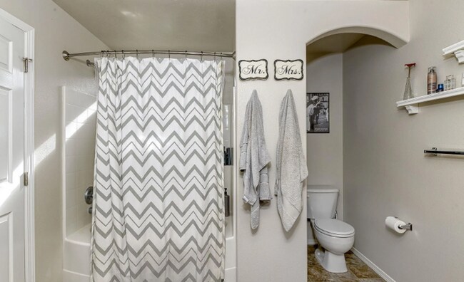 Building Photo - 3 Bedroom, 2 Bath Single Level home in Meridian!