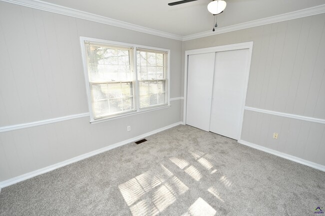 Building Photo - 467 SR 96