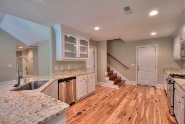 Building Photo - 3005 Daufaskie Rd