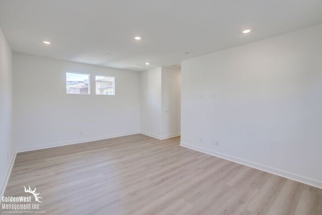 Building Photo - Brand New Build 3Bdm 2.5Ba Home in the Hil...