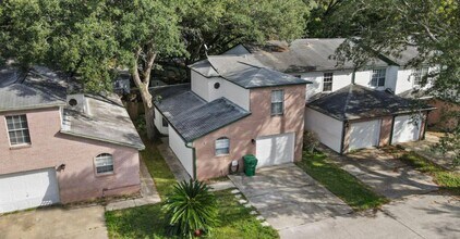 Building Photo - 1810 Hurlburt Rd