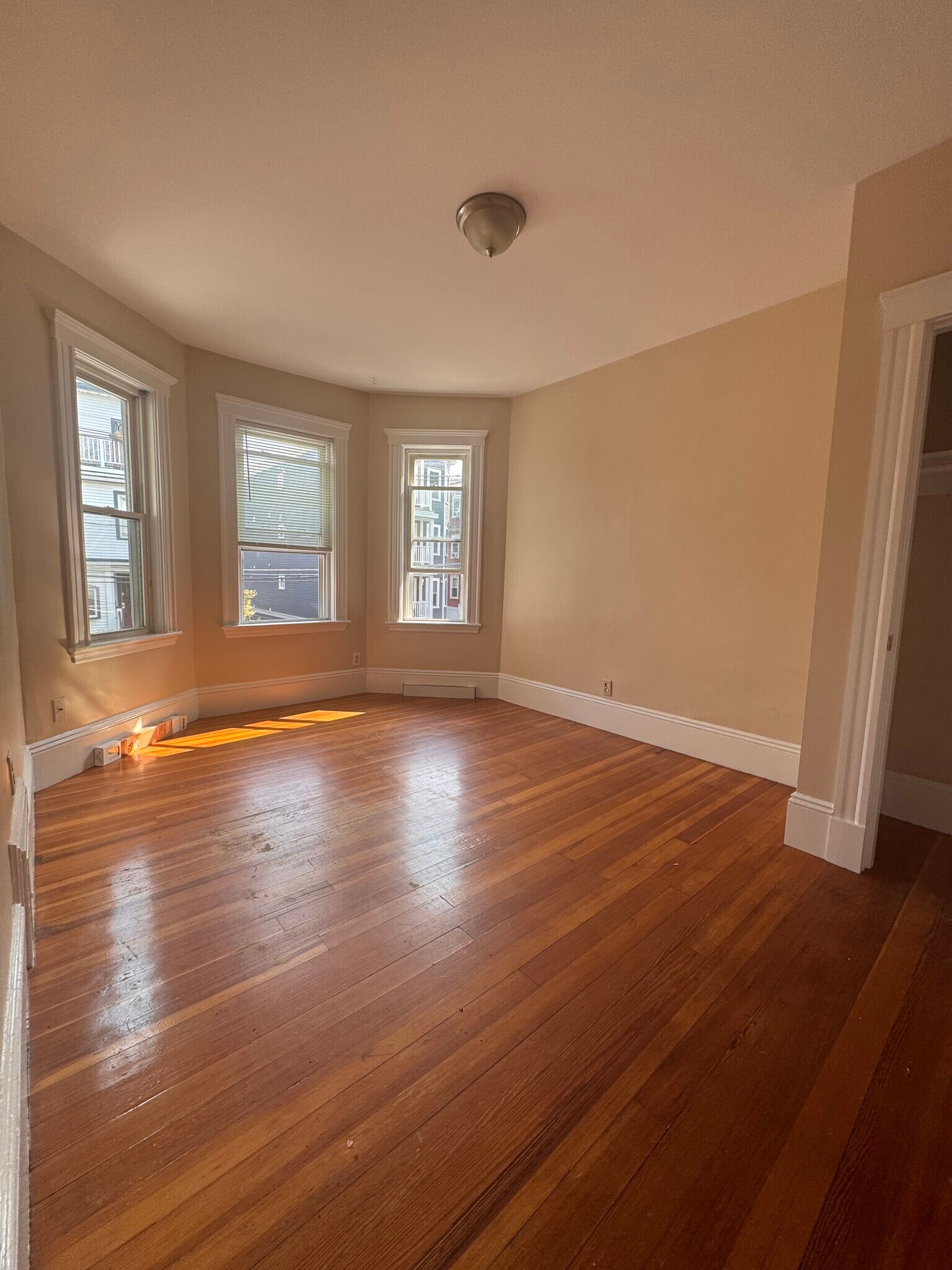 Building Photo - 86 Conwell Ave