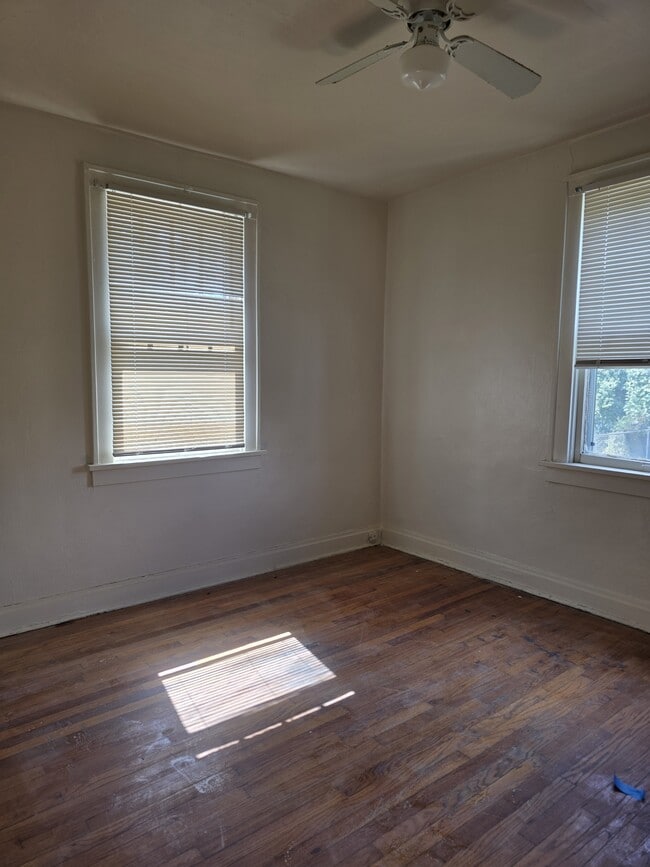Building Photo - 2528 McLaran Ave