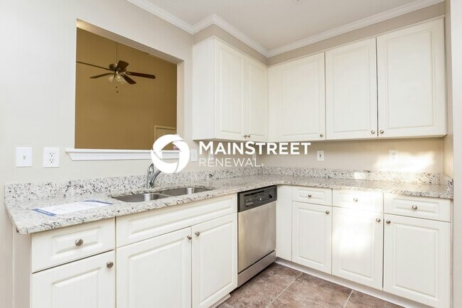 Building Photo - 3 Bedroom Pet-Friendly Home in Hampton, GA with Main Street Renewal