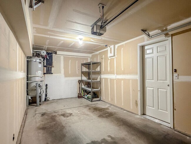 Building Photo - 3bd/2bth North Green Lake Townhome, $3,250/mo.