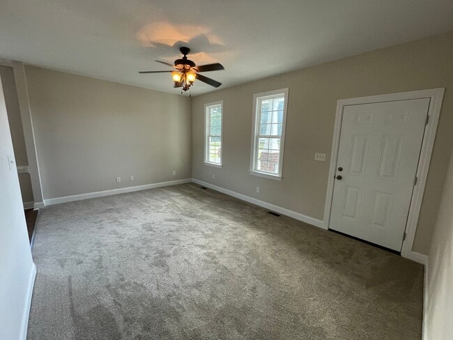 Building Photo - 6776 Flat Rock Rd