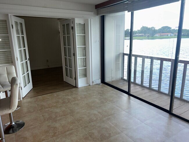 Building Photo - 6614 Miami Lakes Dr