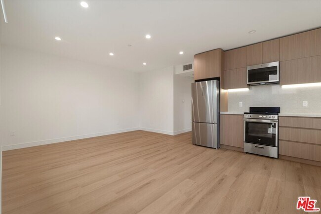 Building Photo - 5532 Sunnyslope Ave