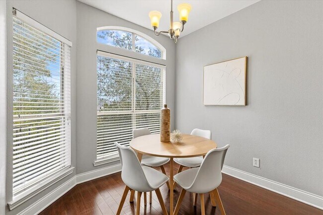 Building Photo - 6000 Shepherd Mountain Cove