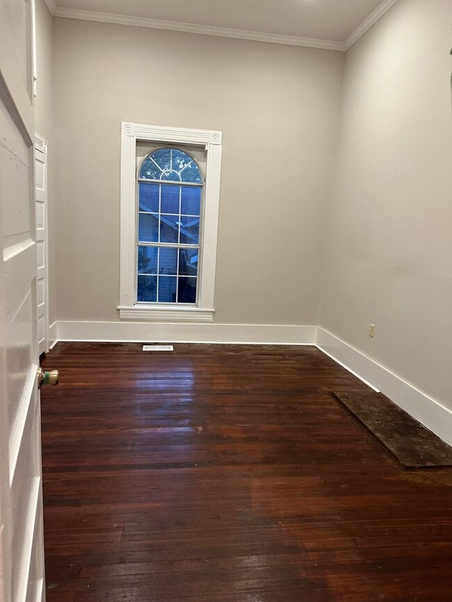 Building Photo - 308 Wood St