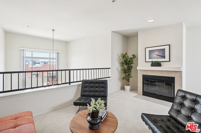 Building Photo - 100 S Alameda St