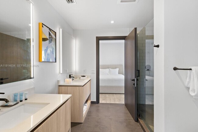 Building Photo - 398 NE 5th St