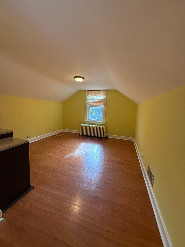 Building Photo - 327 Euclid Ave