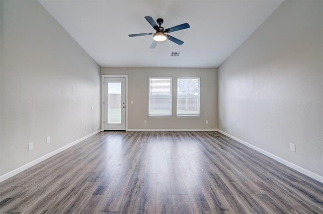Building Photo - 10425 Aberdeen Dr