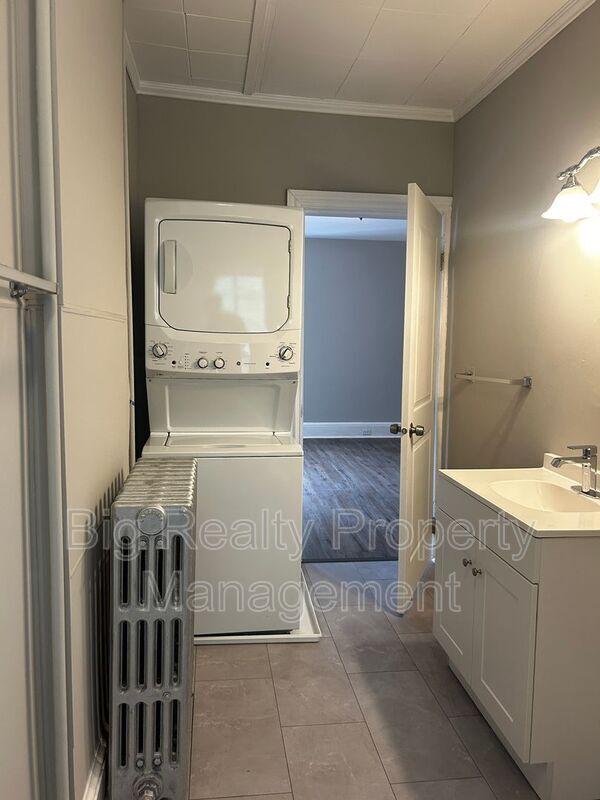 Building Photo - 262 Beech St