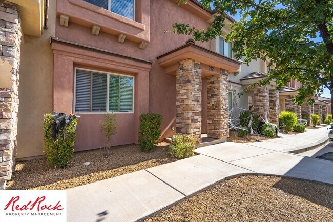 Building Photo - 2801 E 450 N