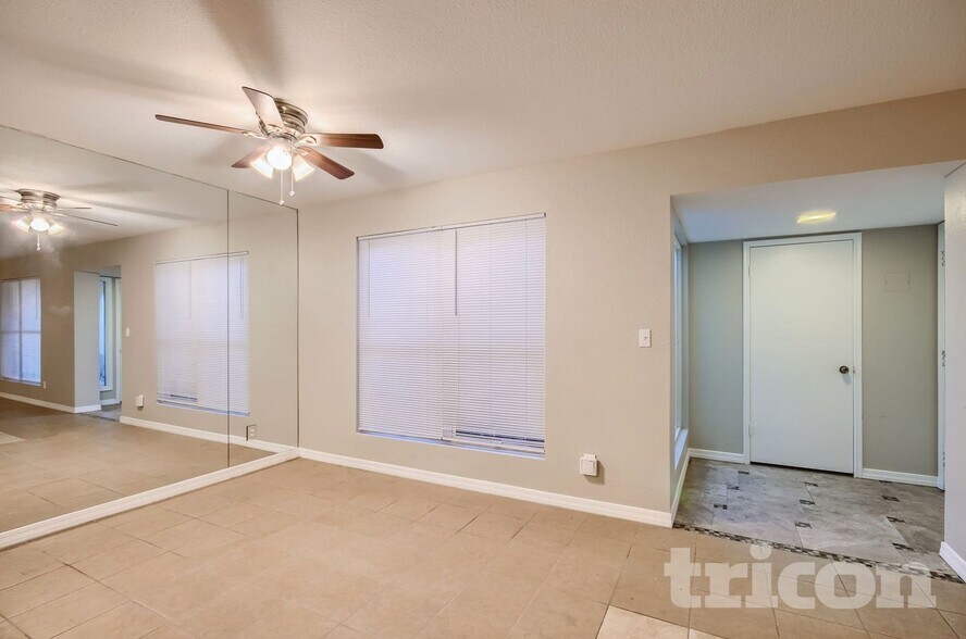 Building Photo - 13605 N 24th Ave