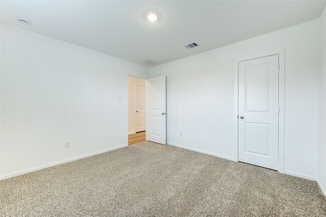 Building Photo - 40650 Balsam Run Ln