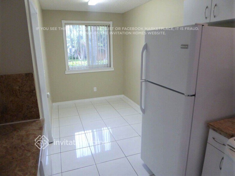 Building Photo - 10965 W Broward Blvd