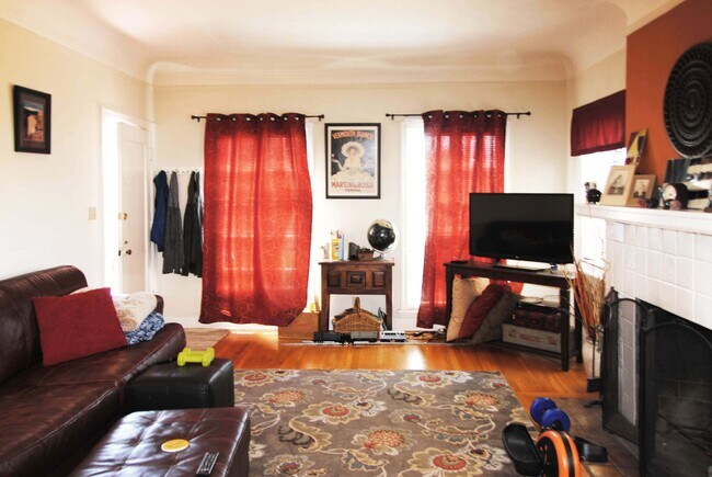 Living Room - 534 Fairbanks Ave