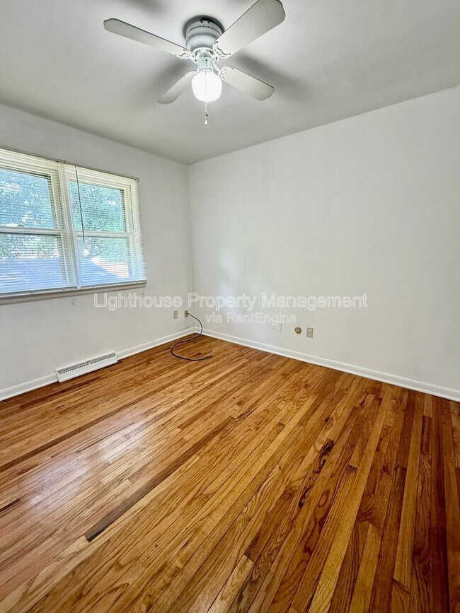 Building Photo - 2118 Woodbine Ave