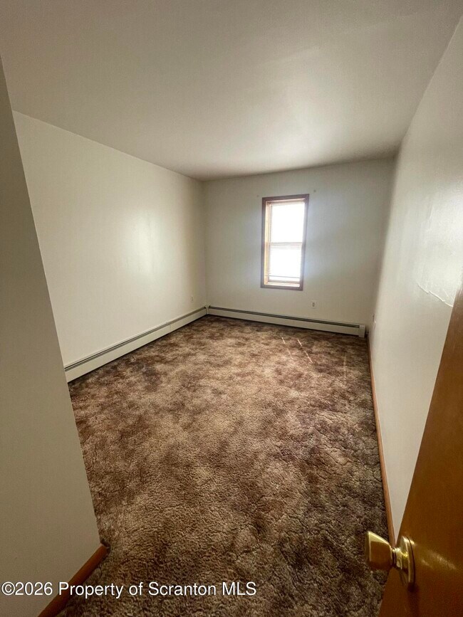 Building Photo - 715 Mill St