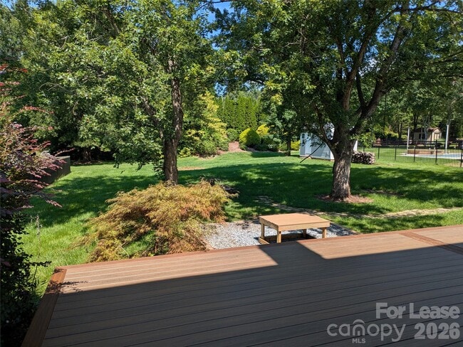 Building Photo - 279 Chandeleur Dr