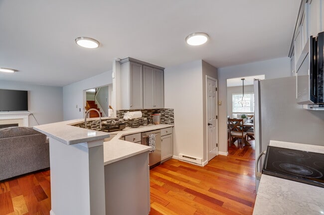 Building Photo - 49 Driftwood Dr