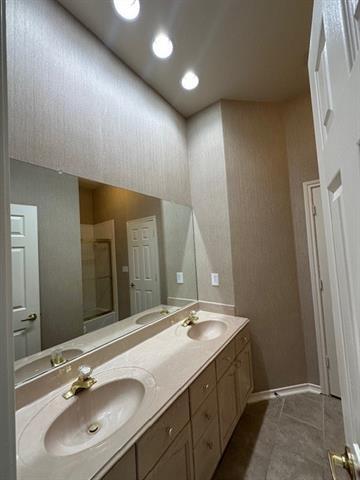 Building Photo - 6060 Thursby Ave