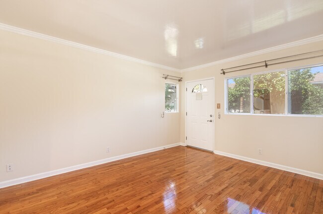 Building Photo - 2256 S Carmelina Ave