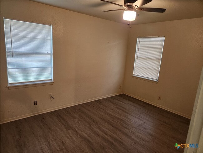 Building Photo - 1802 Avenue H D Ave