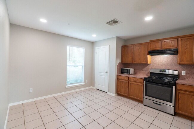 Building Photo - 1052 Windy Grove Ln