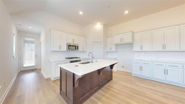 Building Photo - 570 Sand Branch Dr