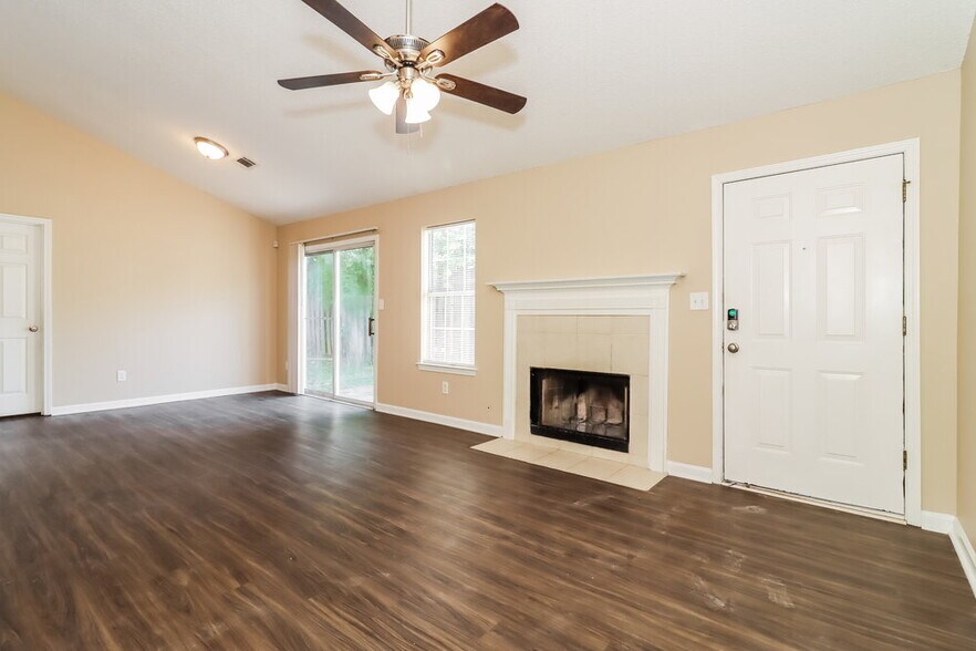 Building Photo - 1486 Fall Creek Trce