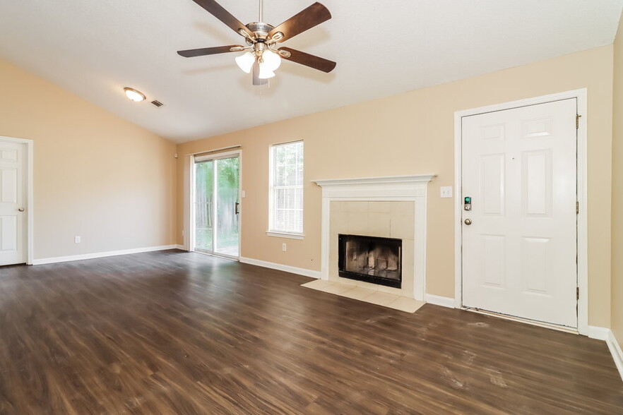 Building Photo - 1486 Foxwood Dr
