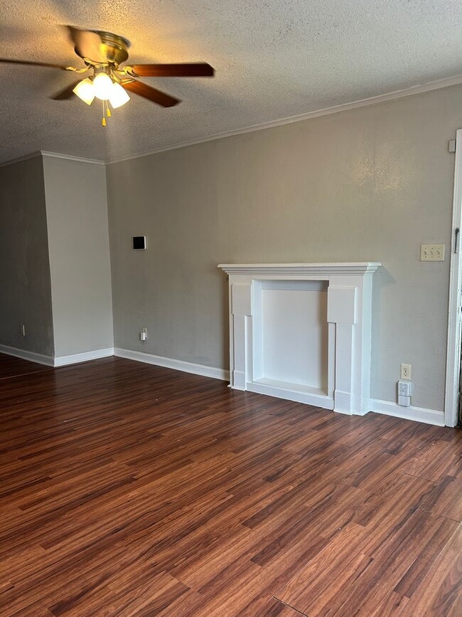 Building Photo - 2 story home