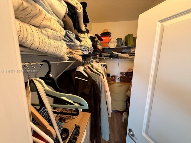 Building Photo - 10 Aragon Ave