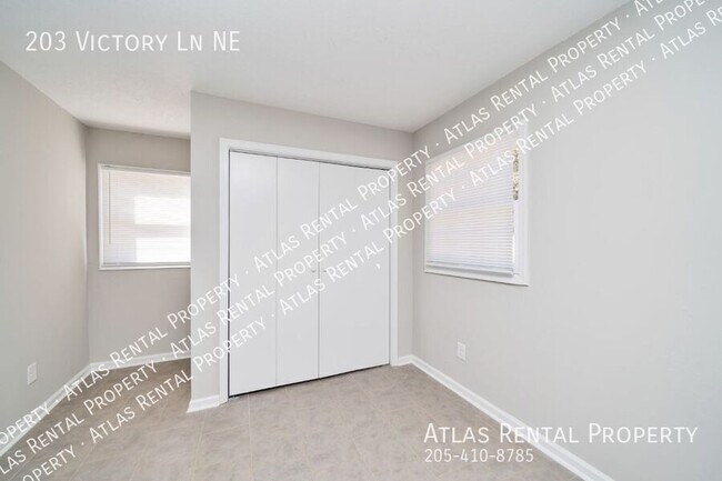 Building Photo - 203 Victory Ln NE