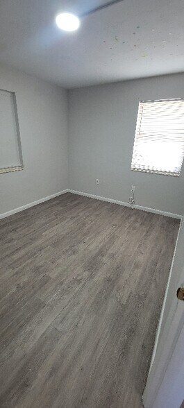 Building Photo - 8103 Agress Ave