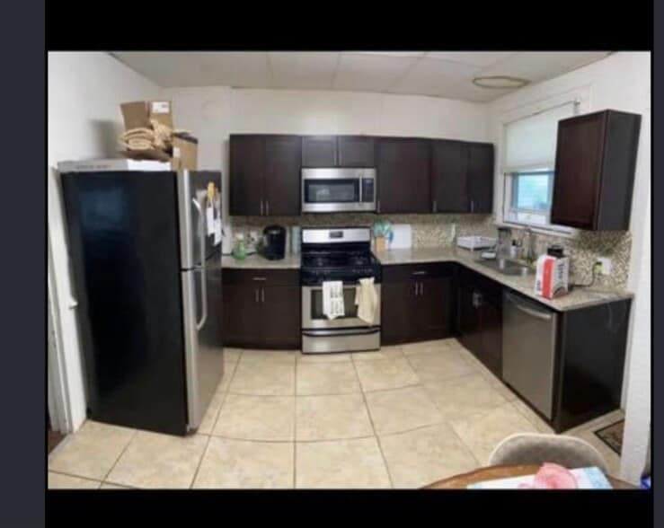 Building Photo - 59 Leroy St