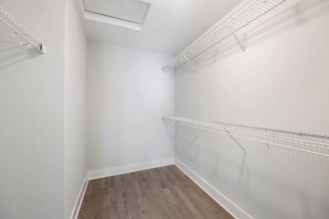 Building Photo - 1874 W 57th St