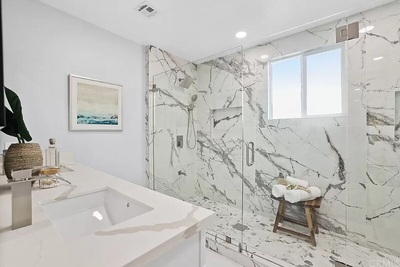 Building Photo - 846 W 29th St