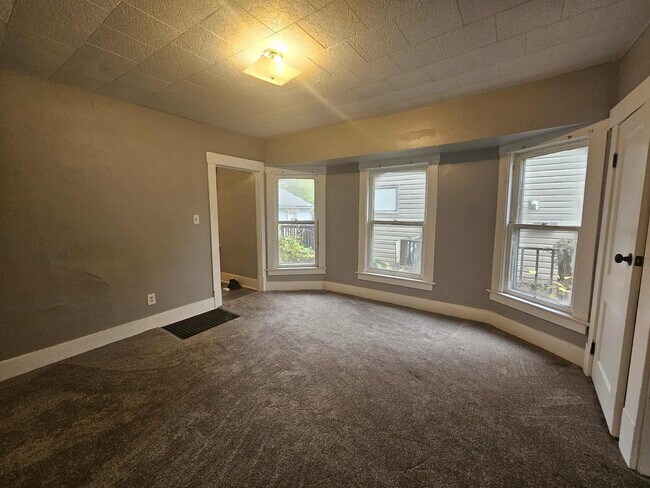 Building Photo - 1330 Louisiana Ave NW