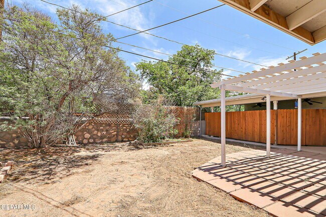 Building Photo - 1104 Madeline Dr